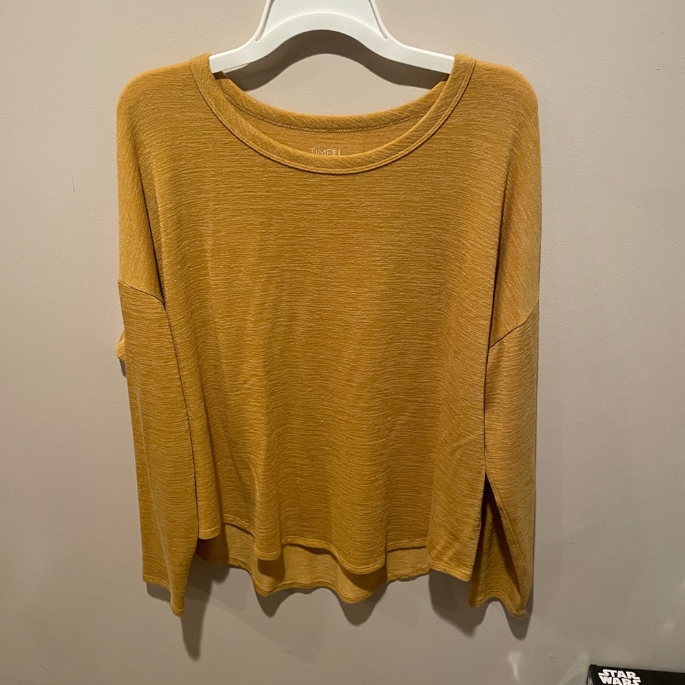 Time and Tru Women's Golden Long Sleeve Top